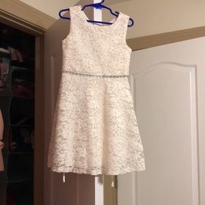Nice dress for girls size 5